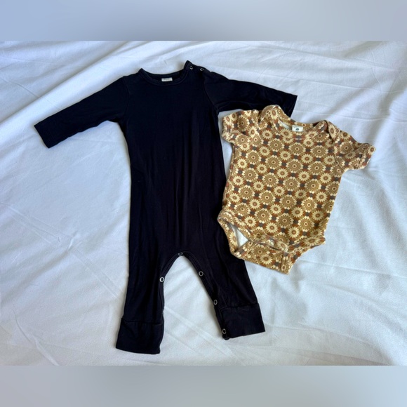 kate quinn Other - Kate Quinn Organics Set of 2 Newborn Bodysuits Snap Bamboo Cotton Black Floral